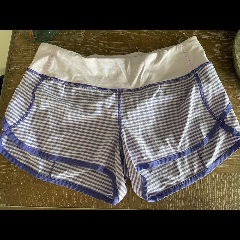Lululemon size 4, 2.5”